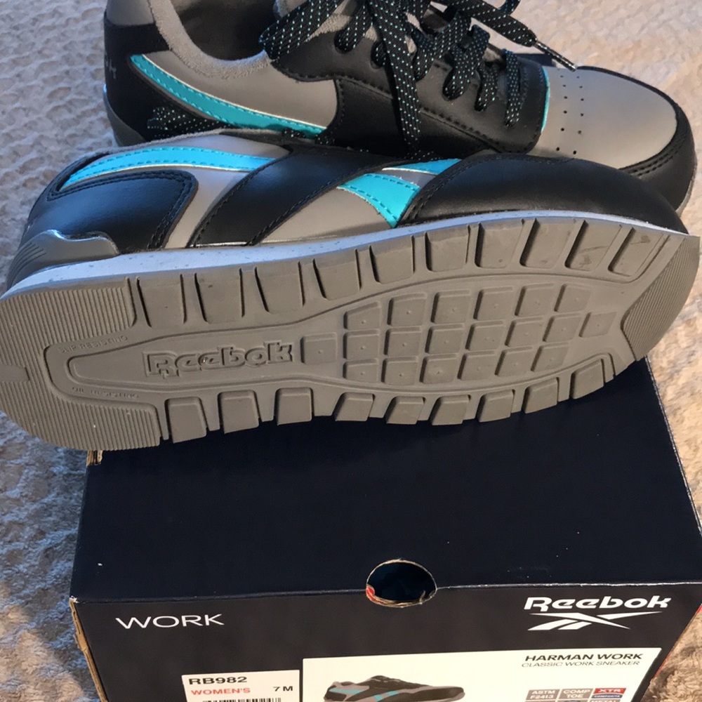 NIB Reebok safety sneakers - Picture 8 of 11